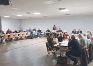 Von den einen freiwilligen Hilfskräften zu den anderen.