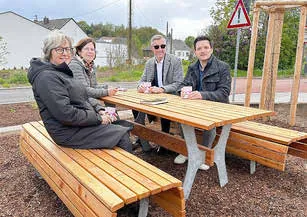 KITA-Leitungen mit ihren neuen Handbüchern