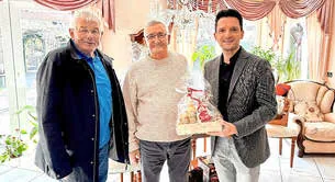 Geburtstag von Herrn Sciortino mit Hostenbacher Ortsvorsteher Axel Martin